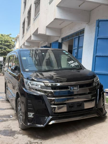 Toyota Noah black wxb 2019
